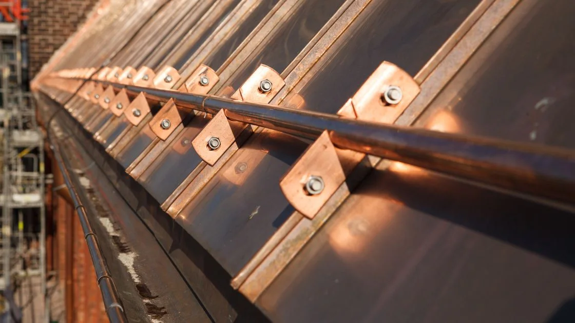 roof repairs and roof replacement by Dachdecker Zurich AG